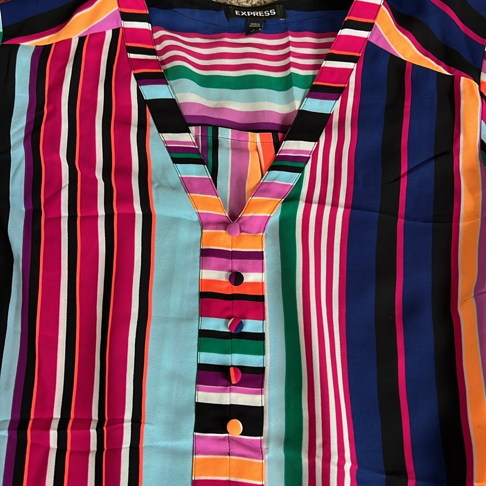 Express Blouse - Picture 2 of 3